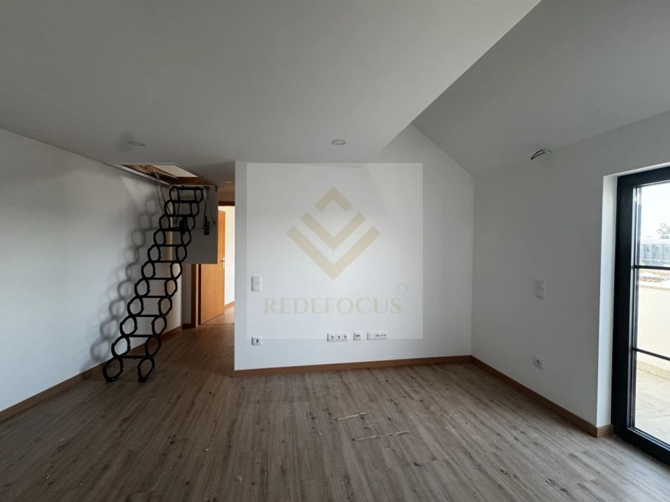Apartamento T0 para Venda em Ovar, São João, Arada e São Vicente de Pereira Jusã Foto 2