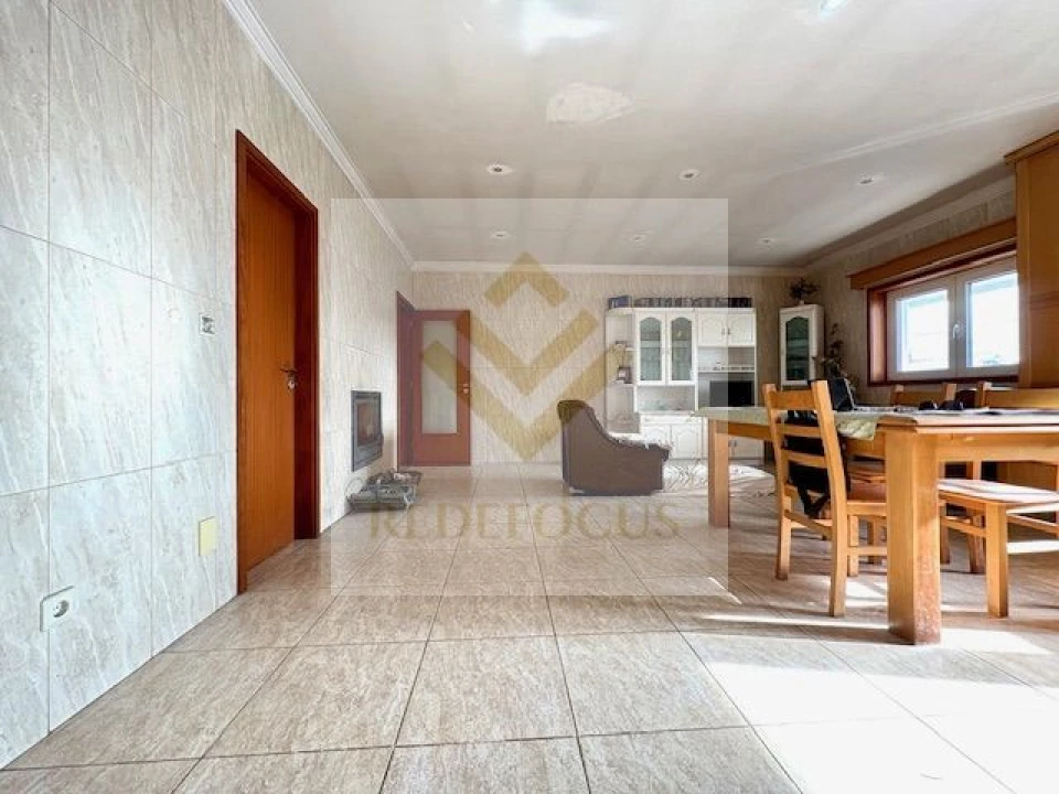 Moradia T4 para Venda em Sanguedo Foto 9