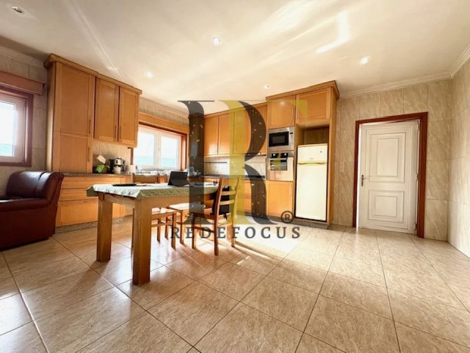 Moradia T4 para Venda em Sanguedo Foto 11