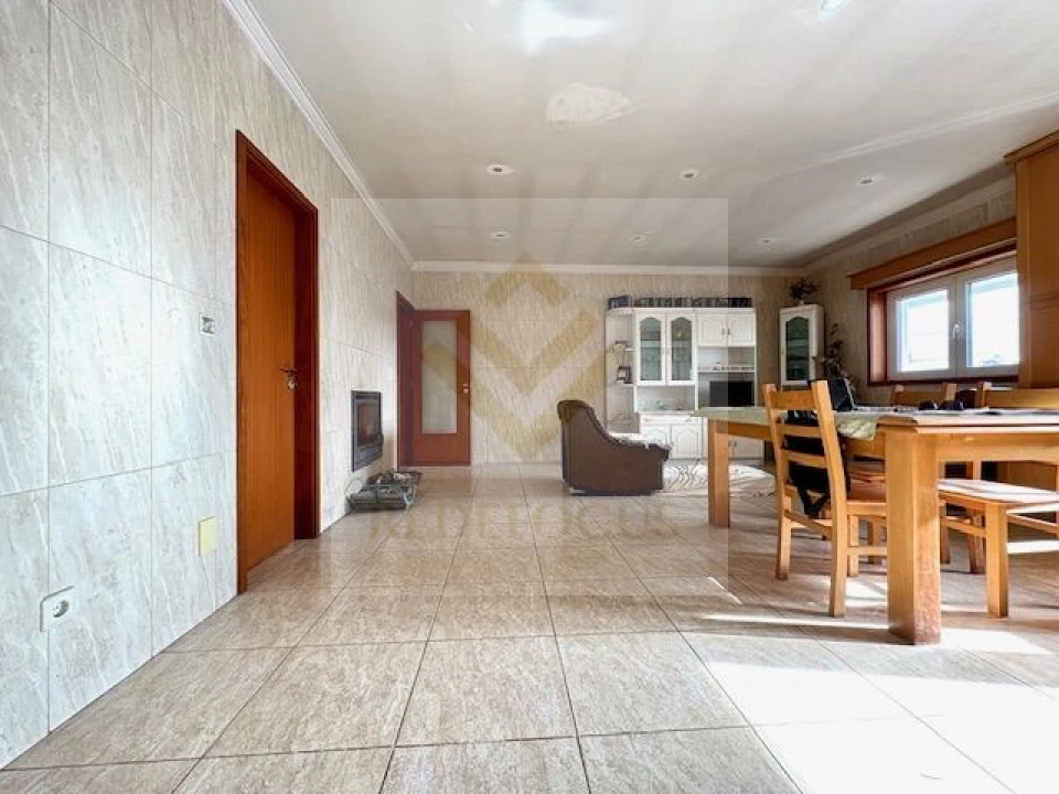 Moradia T4 para Venda em Sanguedo Foto 9