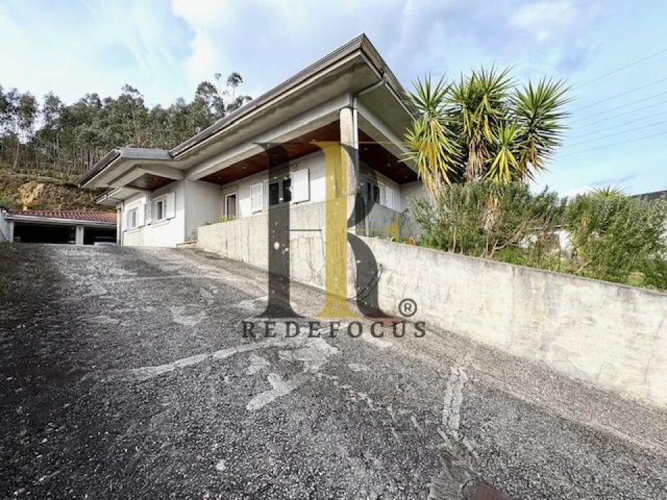 Moradia T4 para Venda em Sanguedo Foto 1