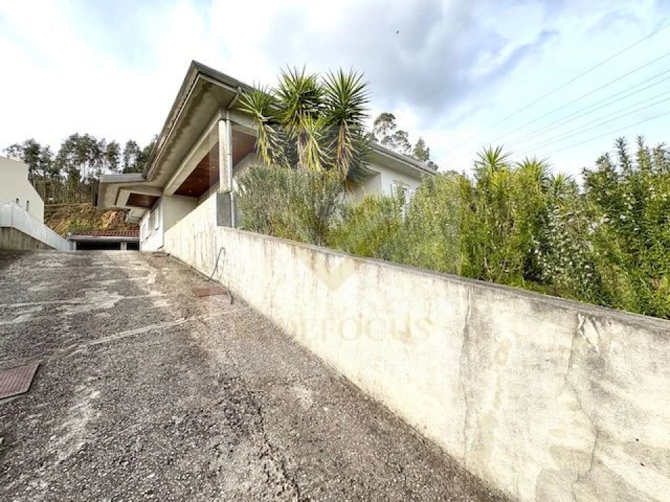 Moradia T4 para Venda em Sanguedo Foto 4