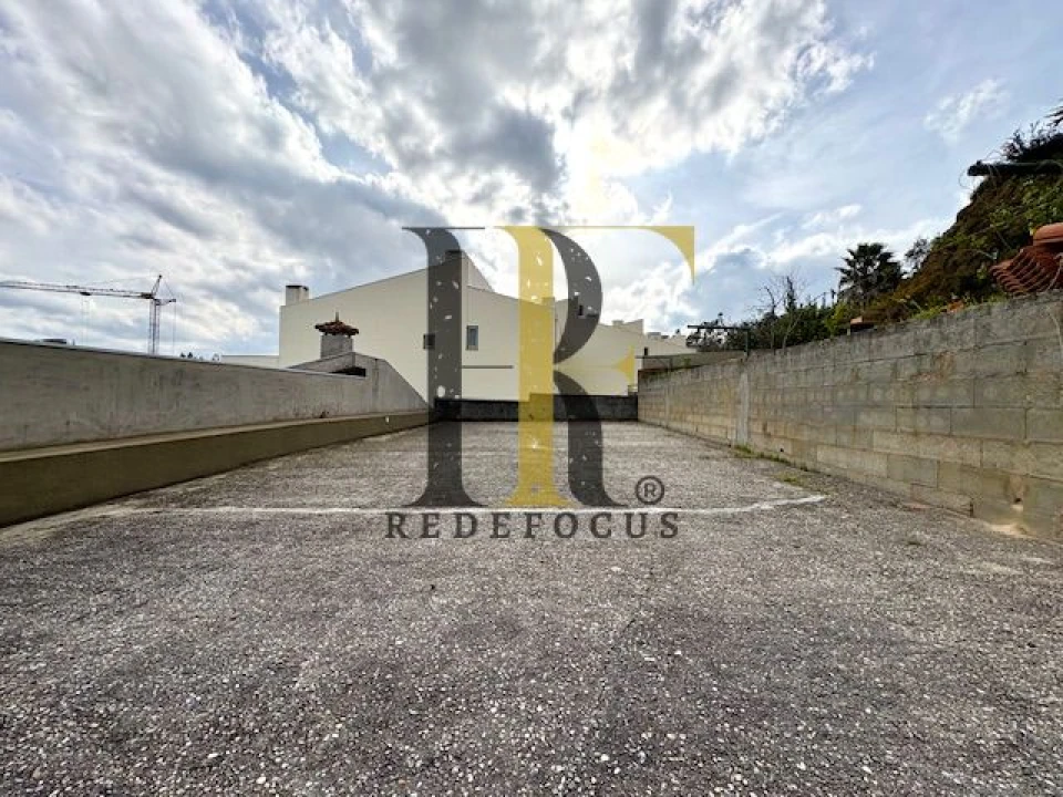 Moradia T4 para Venda em Sanguedo Foto 33