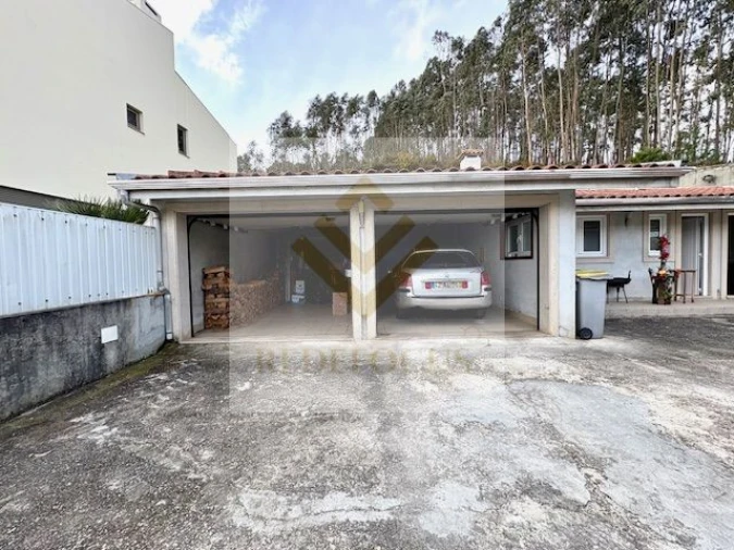 Moradia T4 para Venda em Sanguedo Foto 30