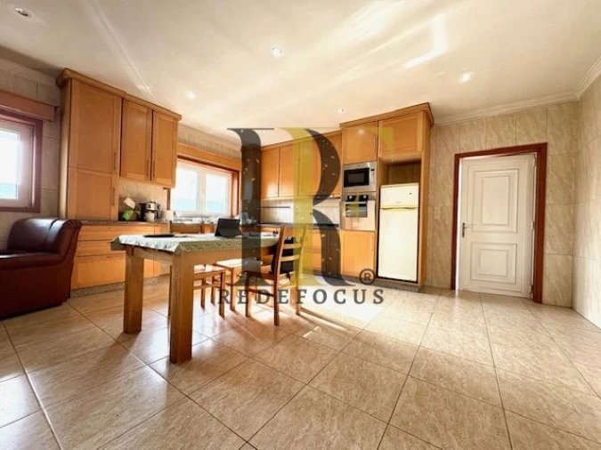 Moradia T4 para Venda em Sanguedo Foto 11