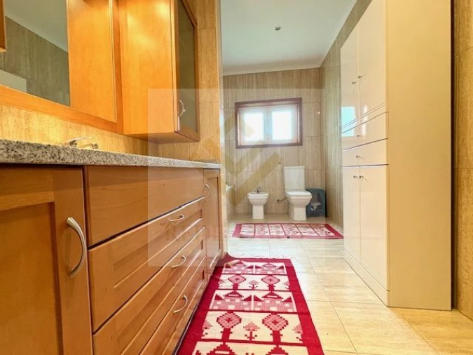 Moradia T4 para Venda em Sanguedo Foto 16