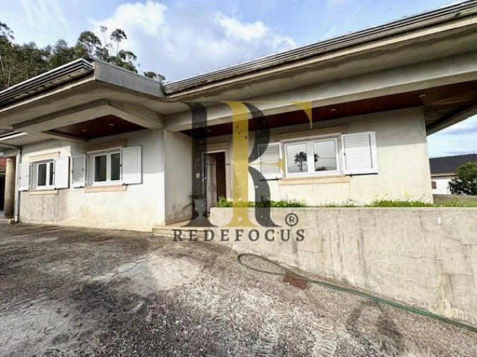 Moradia T4 para Venda em Sanguedo Foto 2