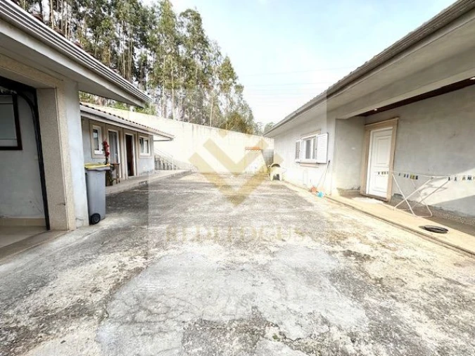 Moradia T4 para Venda em Sanguedo Foto 23