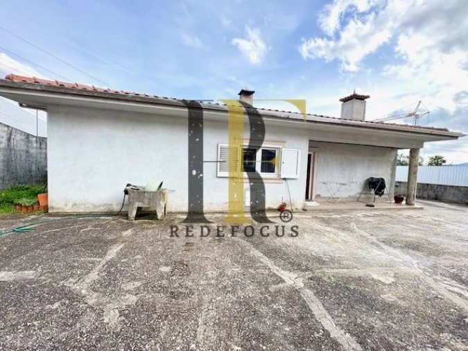 Moradia T4 para Venda em Sanguedo Foto 29