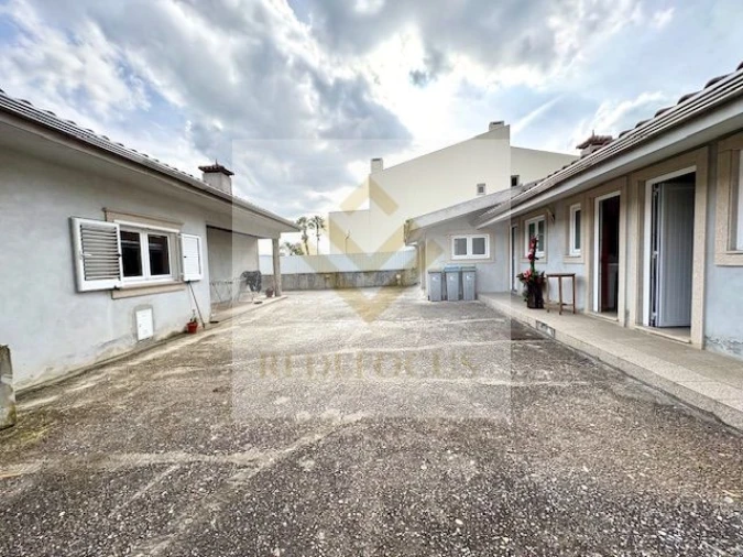 Moradia T4 para Venda em Sanguedo Foto 24