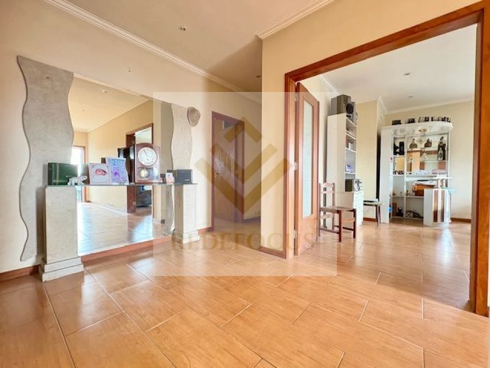 Moradia T4 para Venda em Sanguedo Foto 12