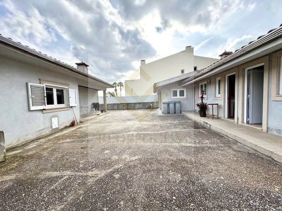 Moradia T4 para Venda em Sanguedo Foto 24