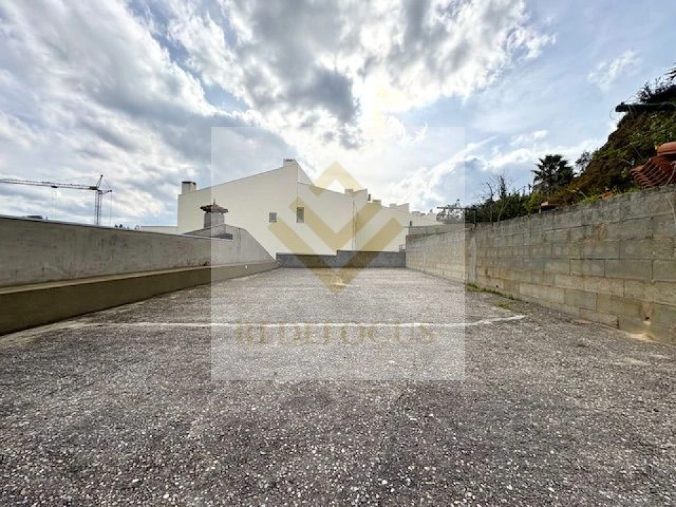 Moradia T4 para Venda em Sanguedo Foto 33