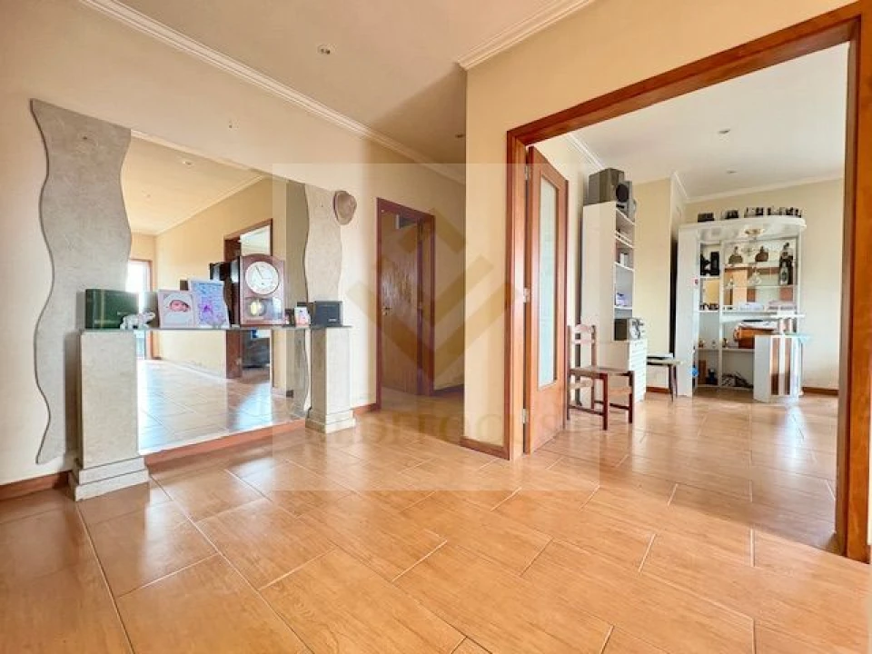 Moradia T4 para Venda em Sanguedo Foto 12