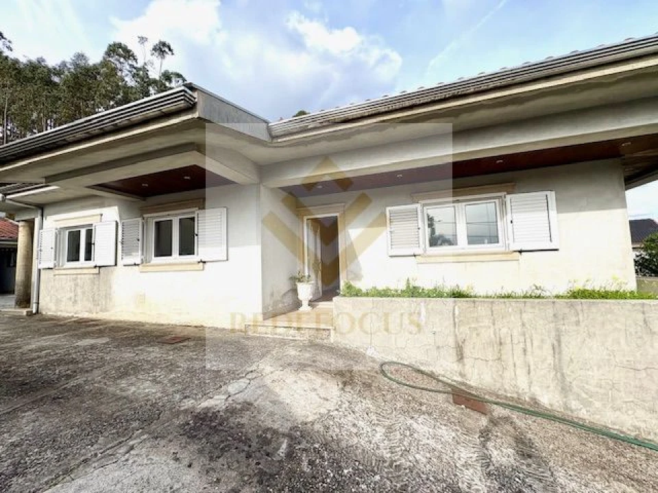 Moradia T4 para Venda em Sanguedo Foto 3