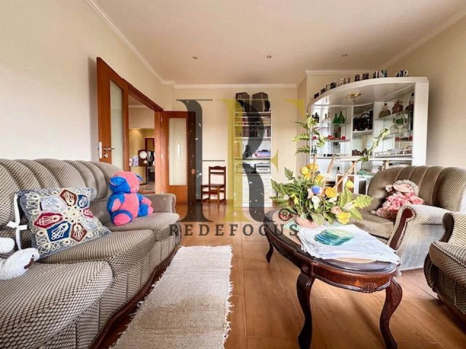 Moradia T4 para Venda em Sanguedo Foto 14