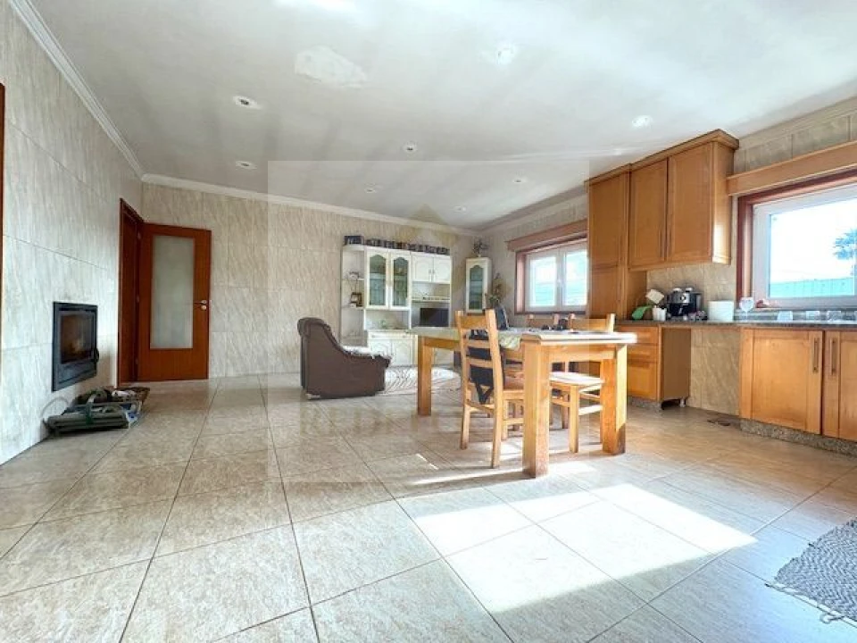 Moradia T4 para Venda em Sanguedo Foto 8