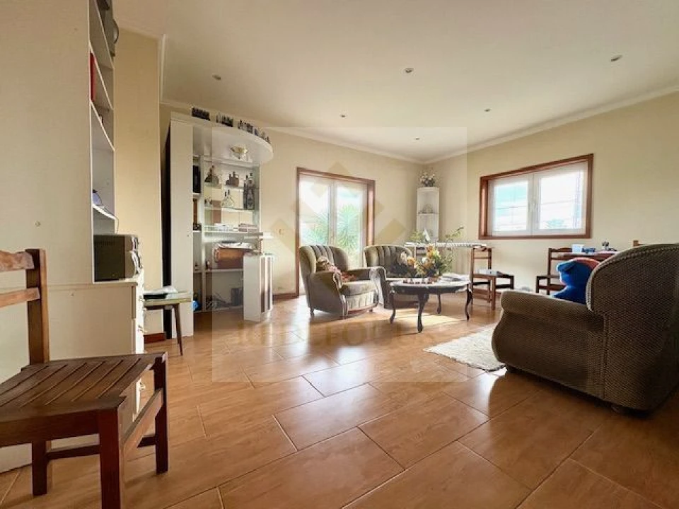 Moradia T4 para Venda em Sanguedo Foto 13