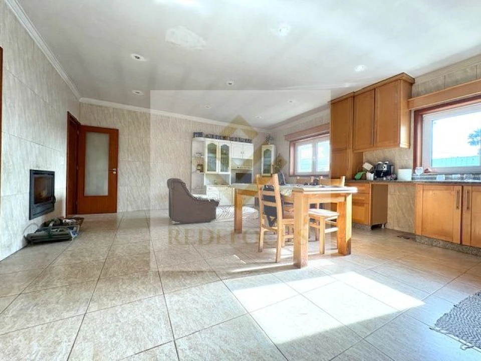 Moradia T4 para Venda em Sanguedo Foto 8