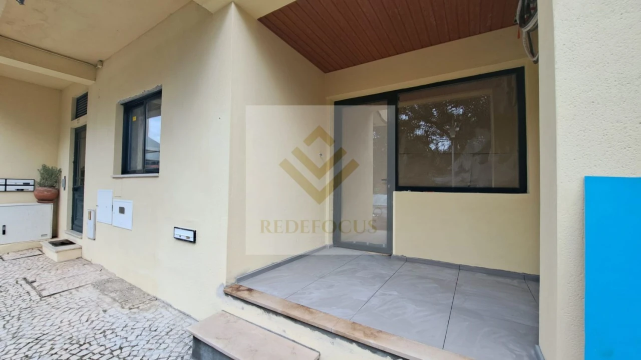 Apartamento T1 para Venda em Junqueira Foto 1