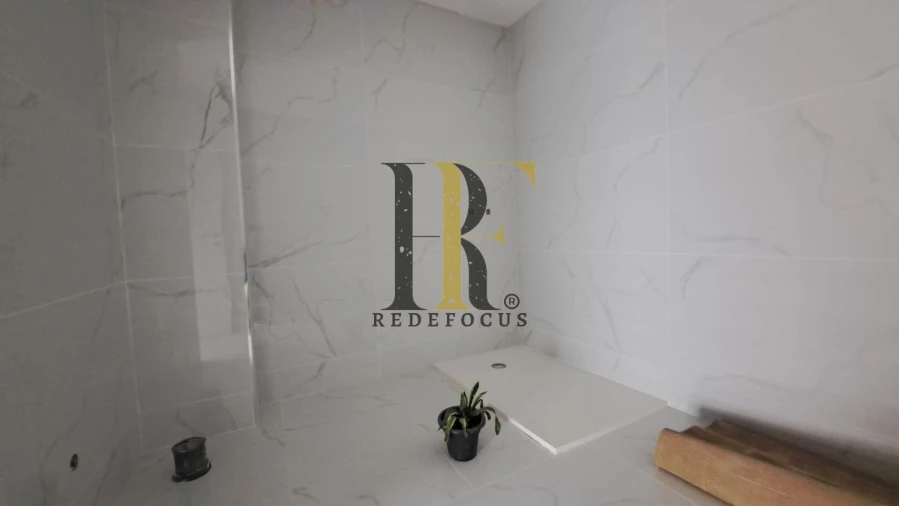 Apartamento T1 para Venda em Junqueira Foto 9