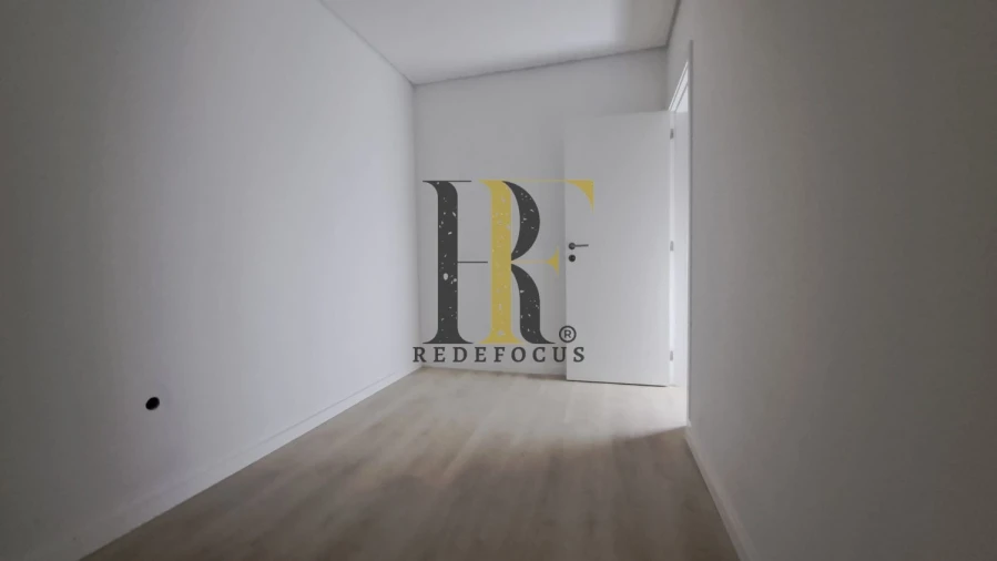 Apartamento T1 para Venda em Junqueira Foto 12