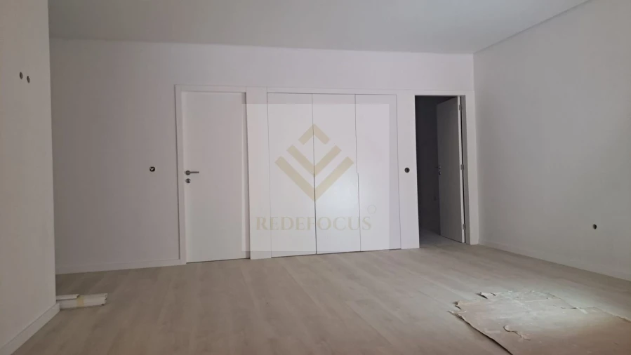 Apartamento T1 para Venda em Junqueira Foto 7