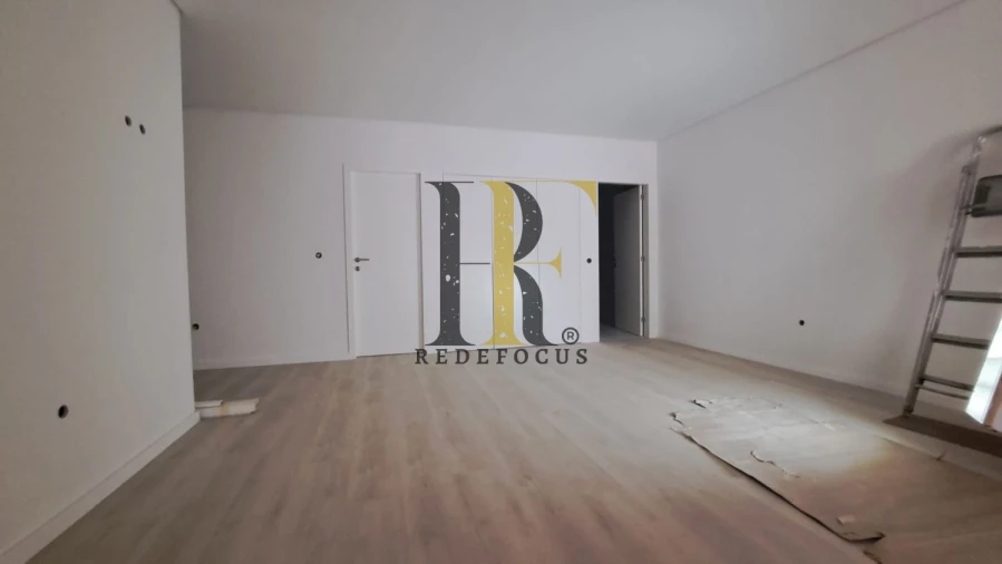 Apartamento T1 para Venda em Junqueira Foto 6