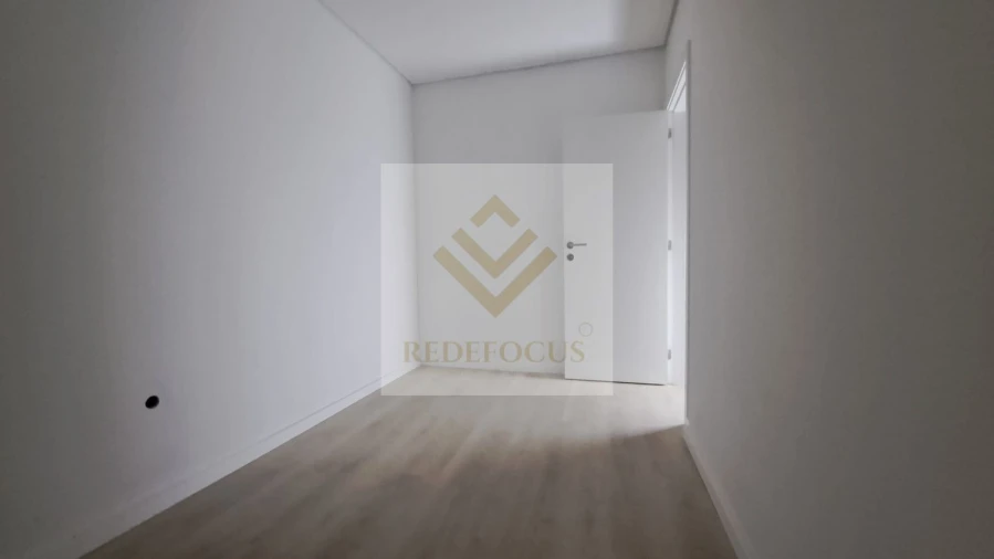 Apartamento T1 para Venda em Junqueira Foto 12