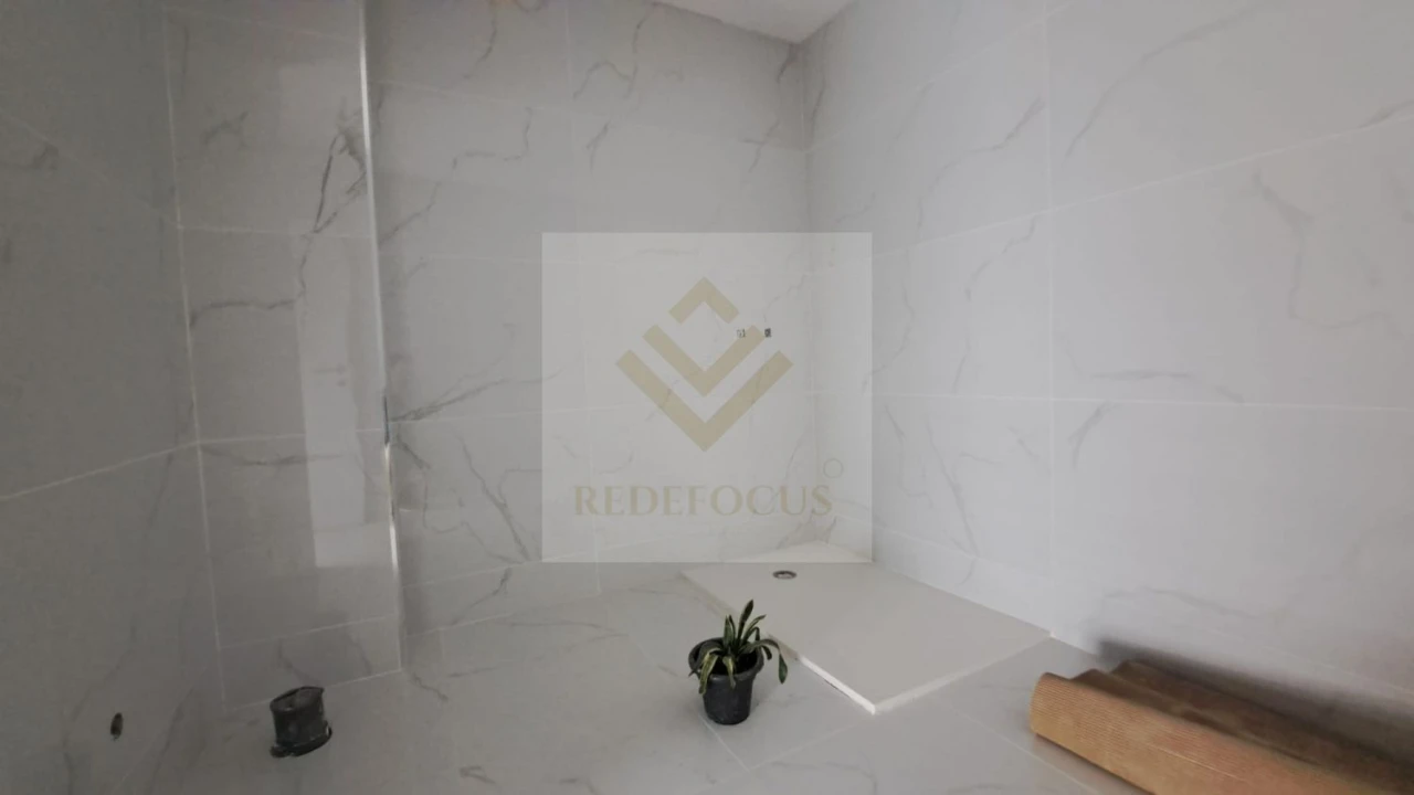 Apartamento T1 para Venda em Junqueira Foto 9