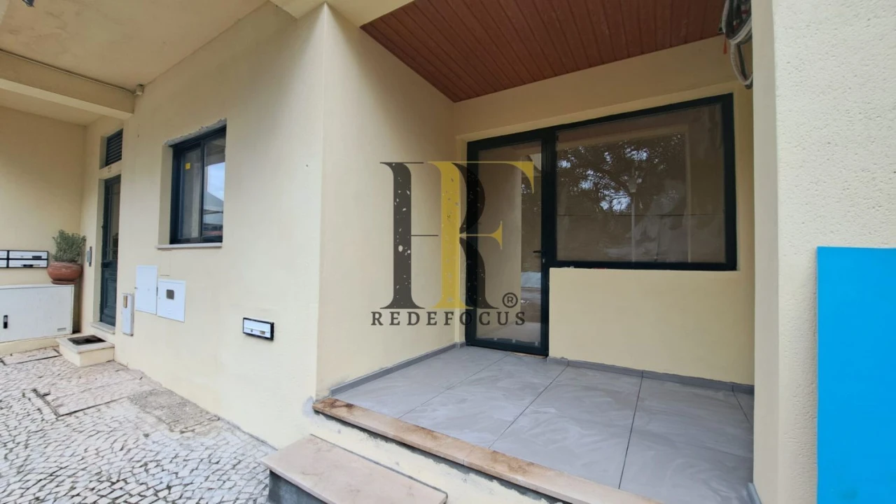 Apartamento T1 para Venda em Junqueira Foto 1