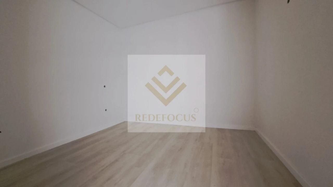 Apartamento T1 para Venda em Junqueira Foto 13