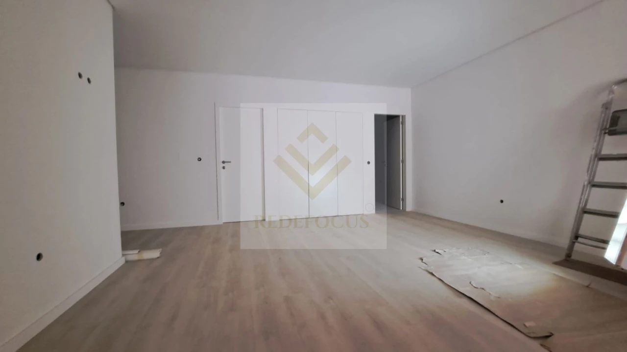 Apartamento T1 para Venda em Junqueira Foto 6