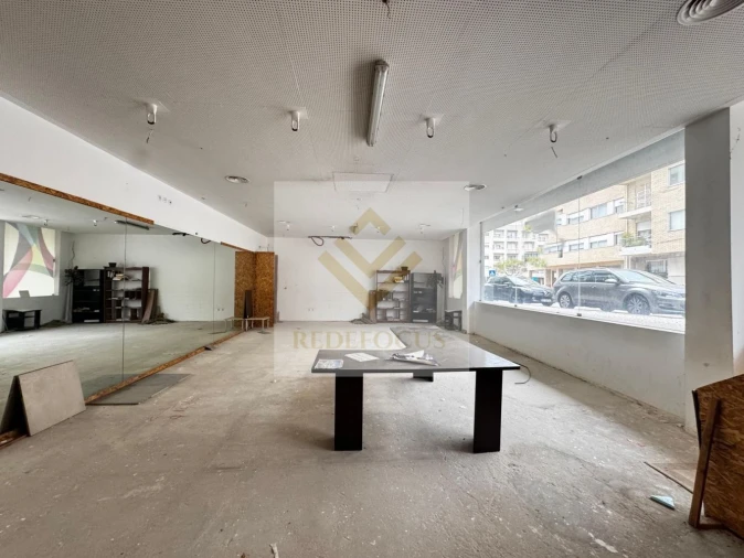 Loja para Venda em Santa Maria da Feira, Travanca, Sanfins e Espargo Foto 3