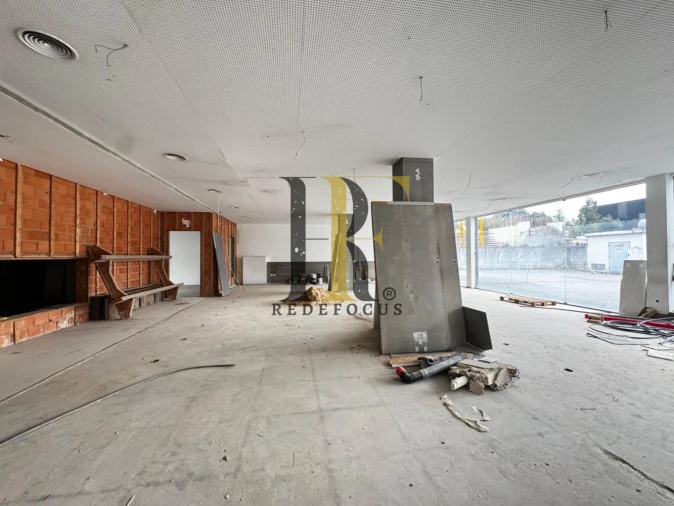 Loja para Venda em Santa Maria da Feira, Travanca, Sanfins e Espargo Foto 5