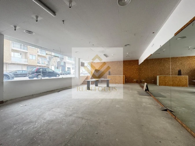 Loja para Venda em Santa Maria da Feira, Travanca, Sanfins e Espargo