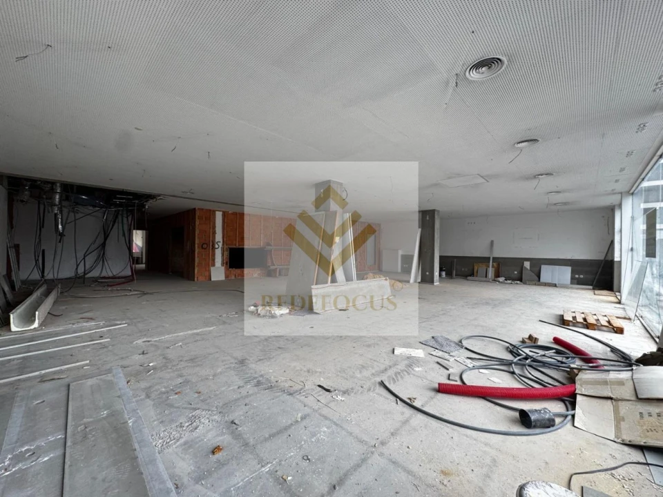 Loja para Venda em Santa Maria da Feira, Travanca, Sanfins e Espargo Foto 7