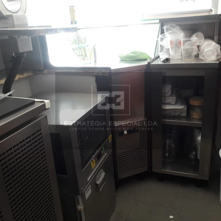 Loja para Trespasse em Lumiar Foto 44