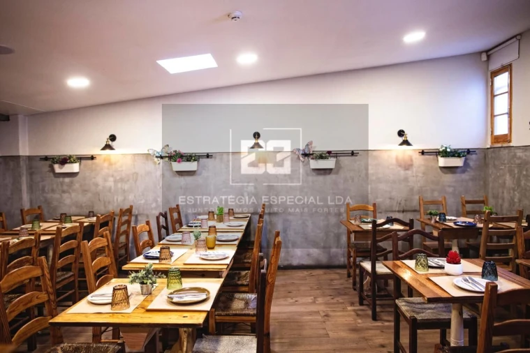 Loja para Trespasse em Venteira Foto 3