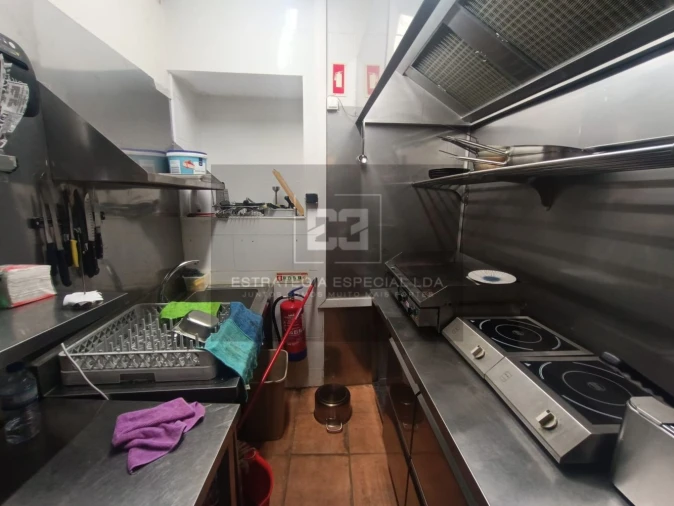 Loja para Arrendamento em Santa Maria Maior Foto 5