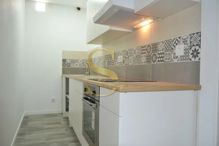 Apartamento T3 para Venda em Meirinhas Foto 1