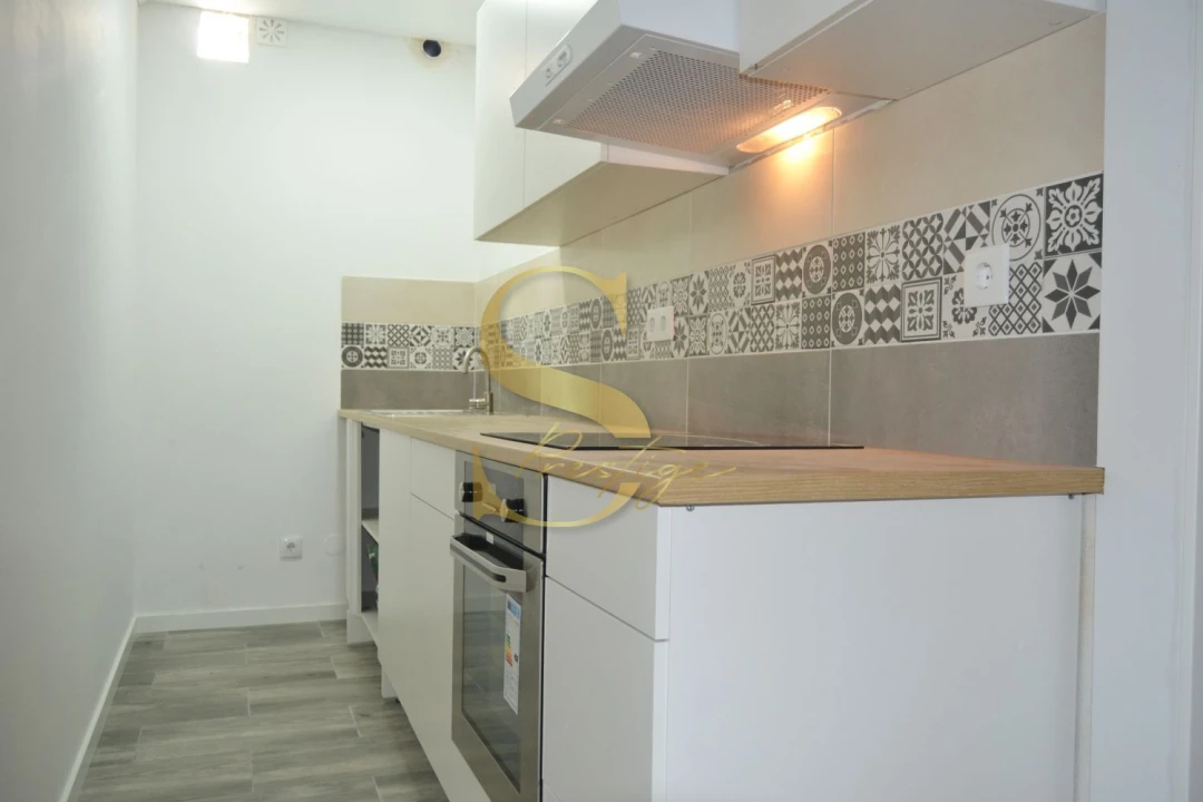 Apartamento T3 para Venda em Meirinhas Foto 1