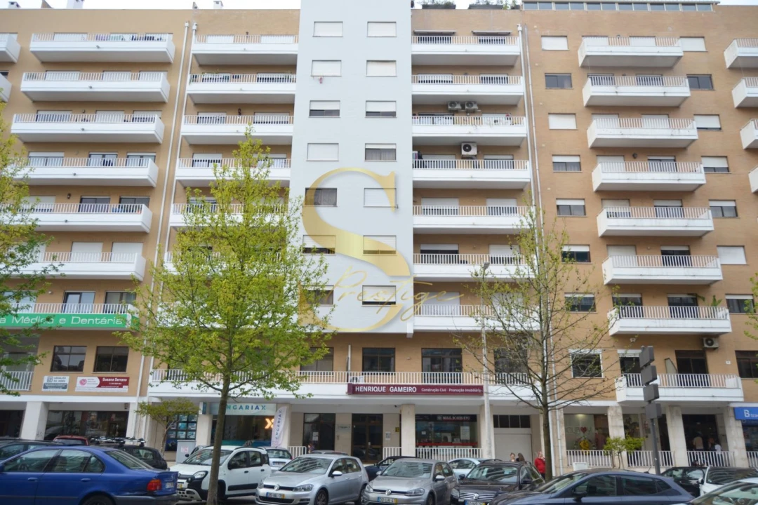 Apartamento T2 para Venda em Leiria, Pousos, Barreira e Cortes Foto 1