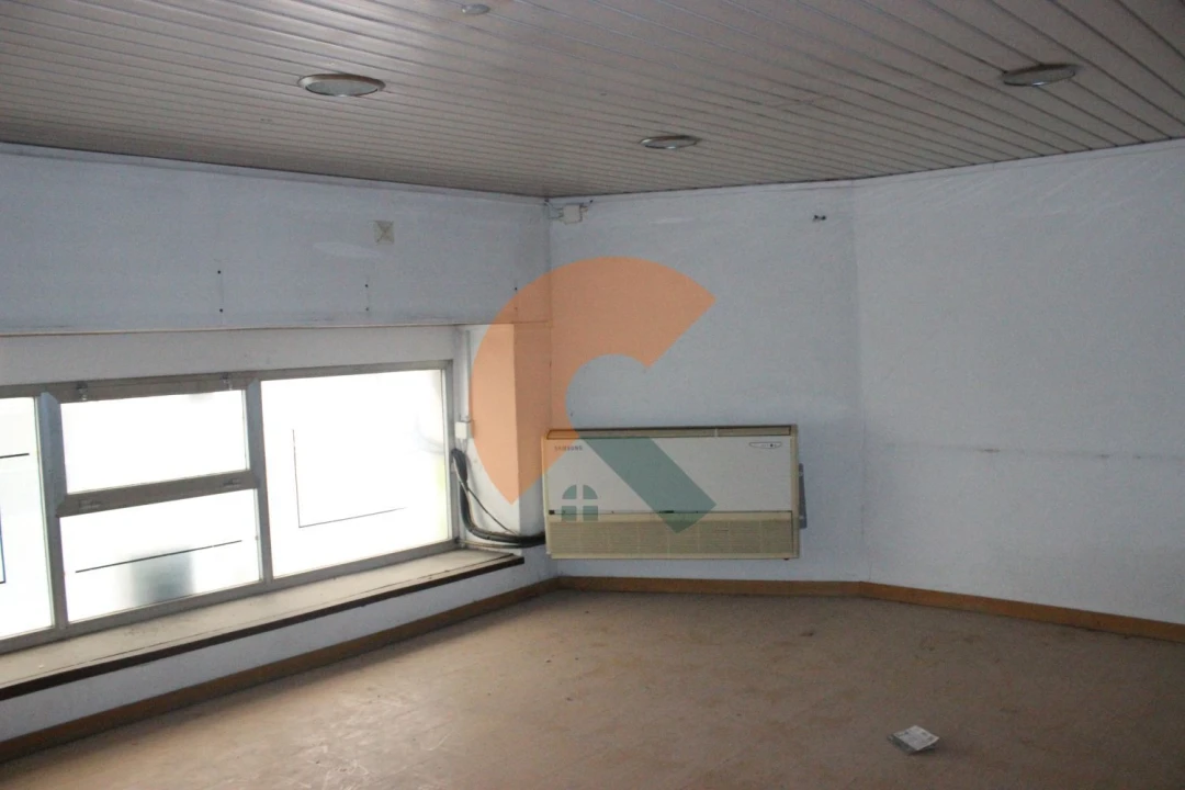 Loja para Venda em Sé Nova, Santa Cruz, Almedina e São Bartolomeu Foto 5