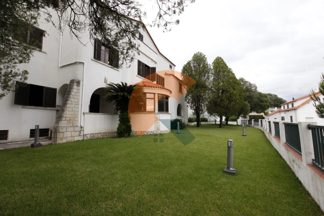 Moradia T9 para Venda em Sé Nova, Santa Cruz, Almedina e São Bartolomeu Foto 2