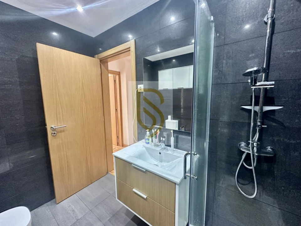Apartamento T4 para Venda em Sé Nova, Santa Cruz, Almedina e São Bartolomeu Foto 11