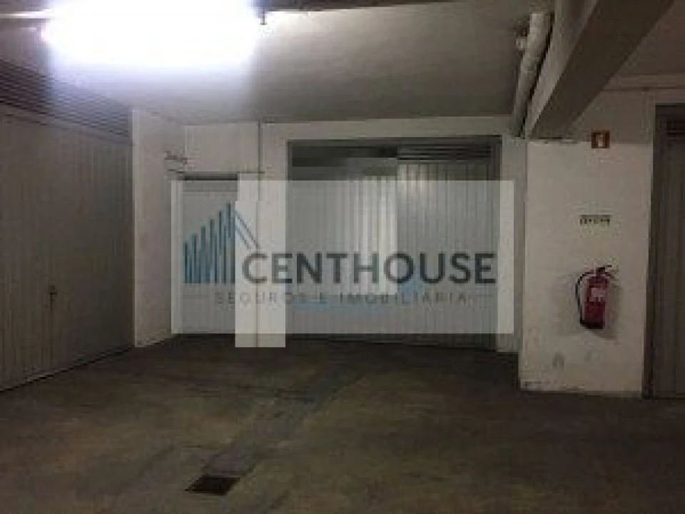 Garagem para Venda em Mealhada, Ventosa do Bairro e Antes Foto 1