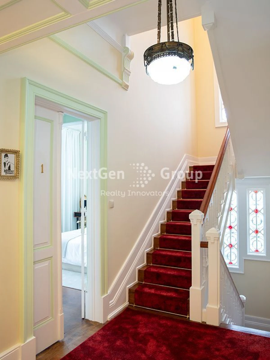 Moradia T6 para Venda em Arcozelo Foto 9