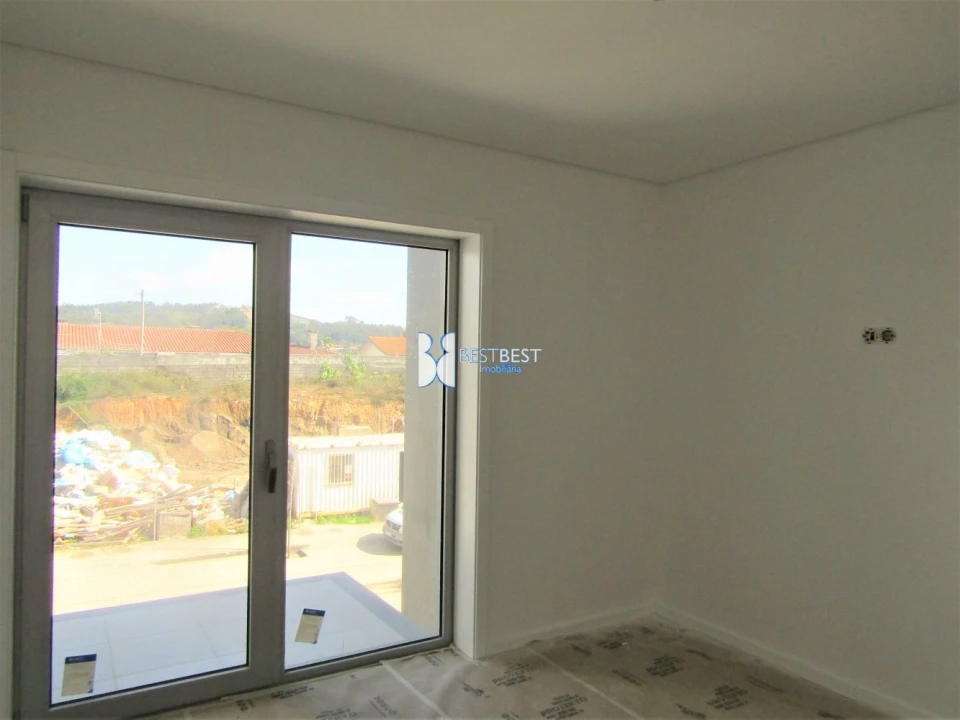 Moradia T3 para Venda em Requião Foto 28