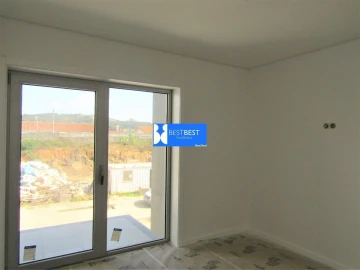 Moradia T3 para Venda em Requião
